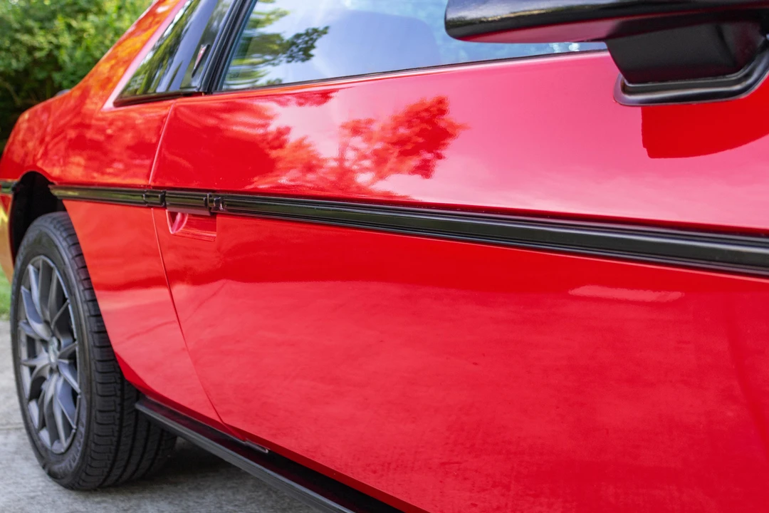 1985 Pontiac Fiero - Image 27 of 31
