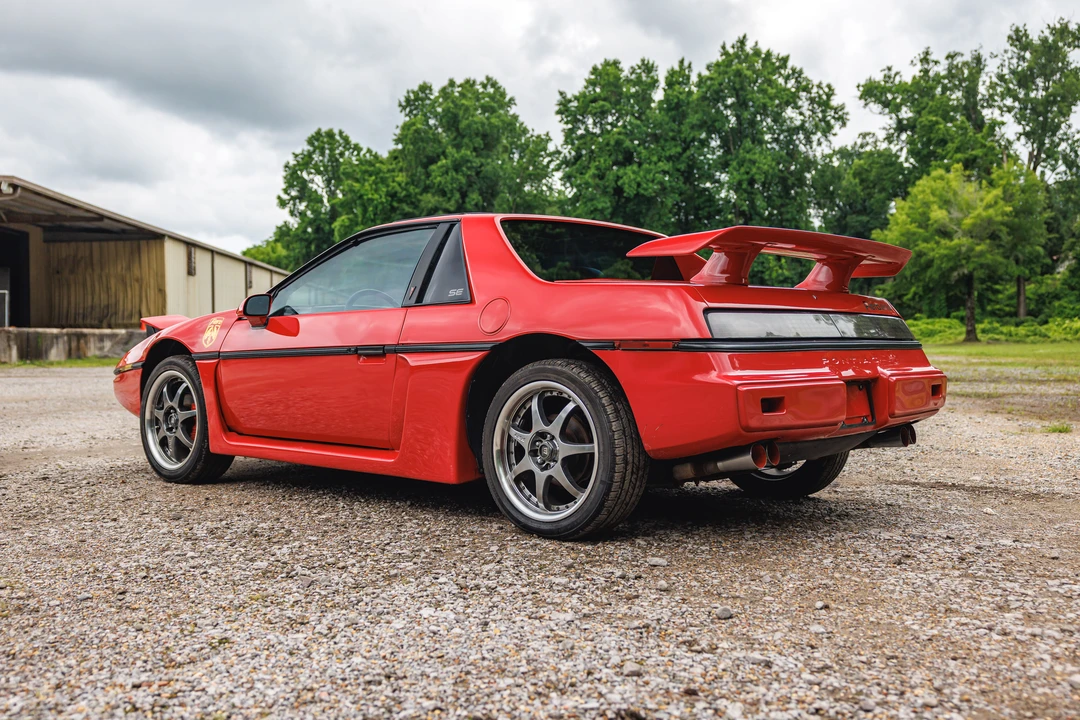 1985 Pontiac Fiero GT - Image 11 of 31