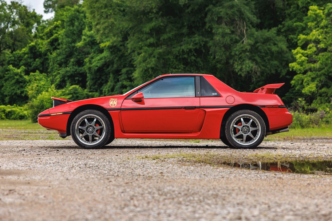 1985 Pontiac Fiero GT - Image 12 of 31