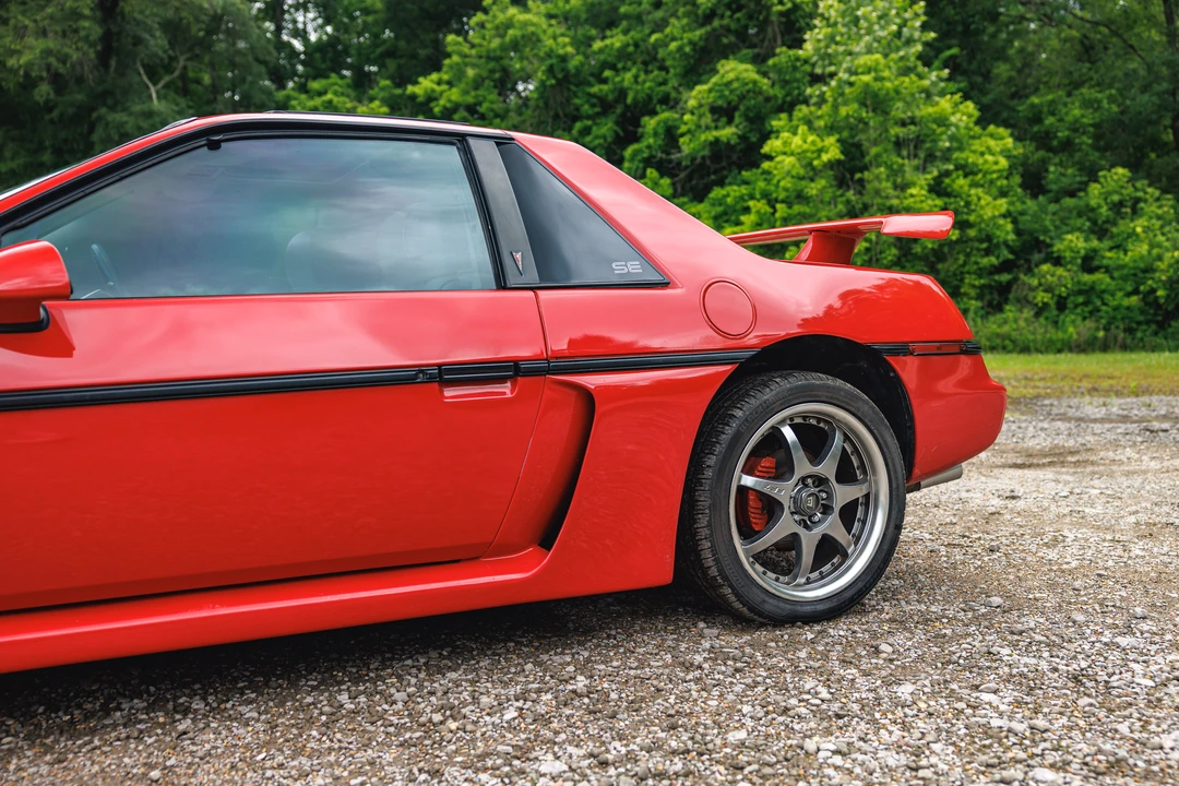 1985 Pontiac Fiero GT - Image 29 of 31