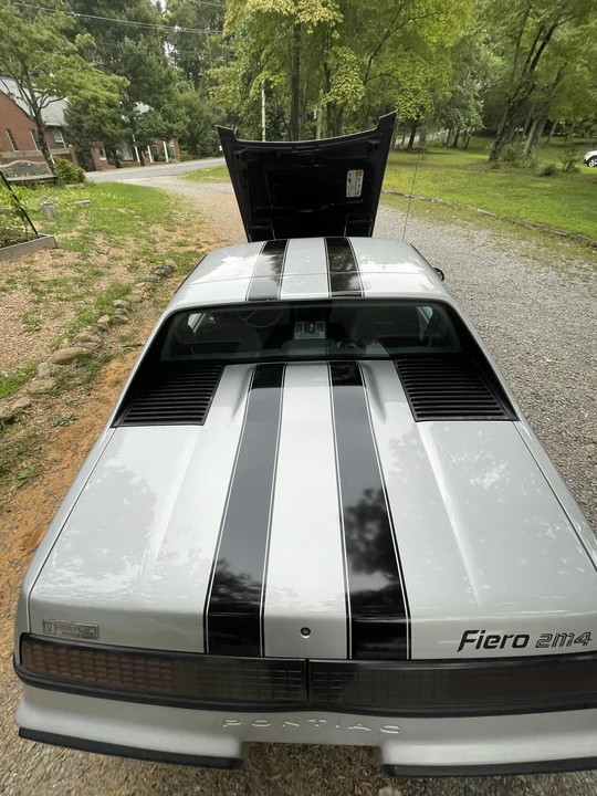 1985 Pontiac Fiero - Image 25 of 31
