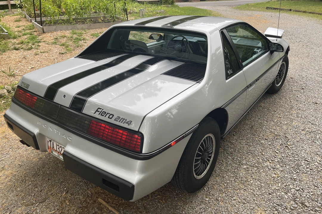 1985 Pontiac Fiero - Image 5 of 31