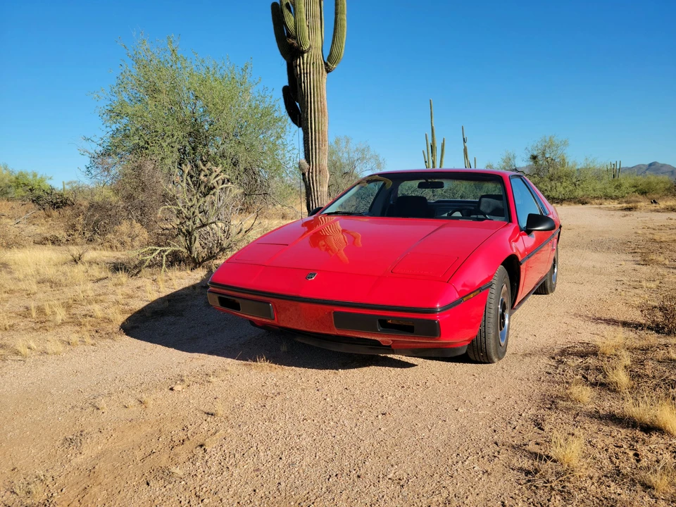 1985 Pontiac Fiero - Image 3 of 31