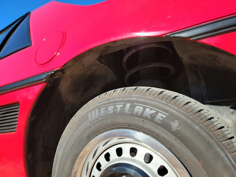 1985 Pontiac Fiero - Image 16 of 31