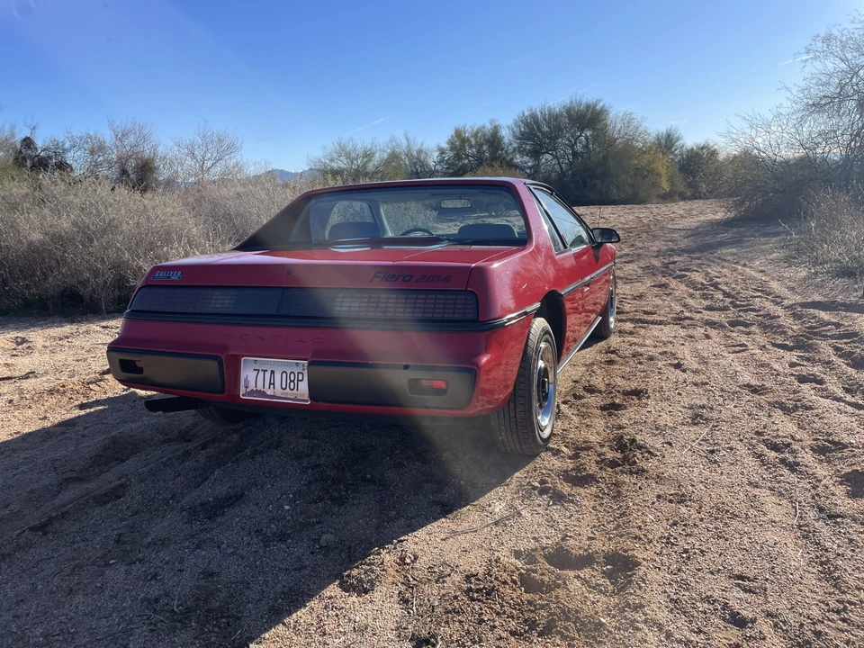 1985 Pontiac Fiero - Image 7 of 31