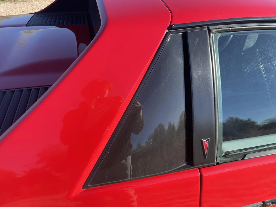 1985 Pontiac Fiero - Image 25 of 31