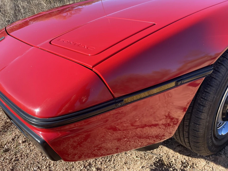 1985 Pontiac Fiero - Image 13 of 31