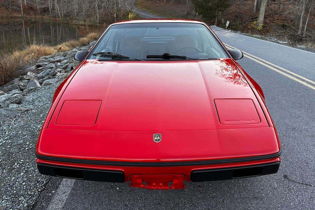 1985 Pontiac Fiero - Image 2 of 18