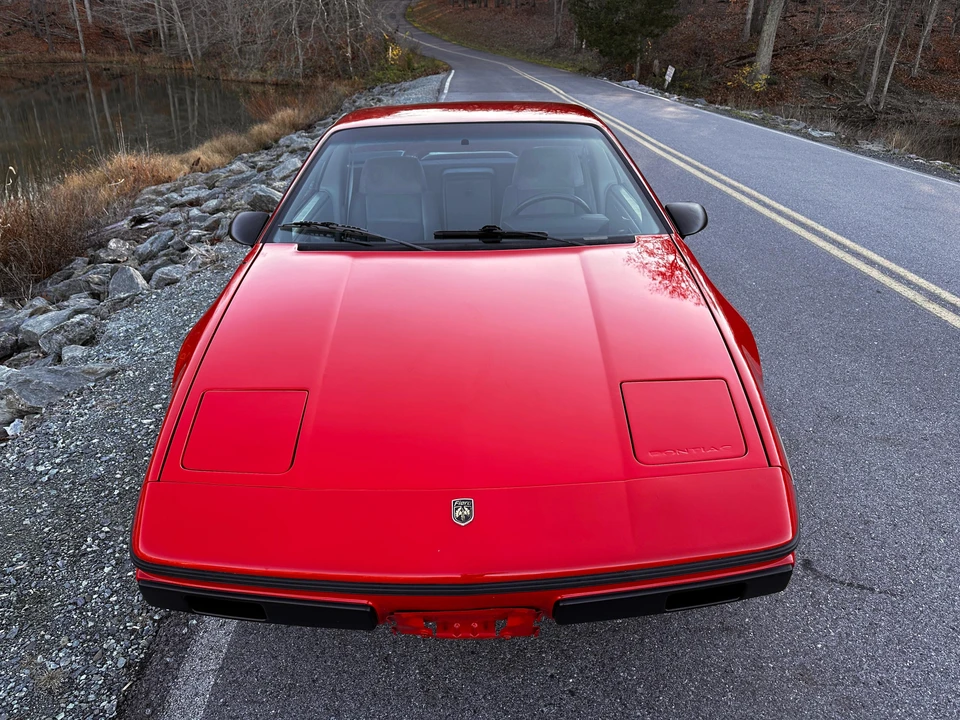 1985 Pontiac Fiero - Image 8 of 18