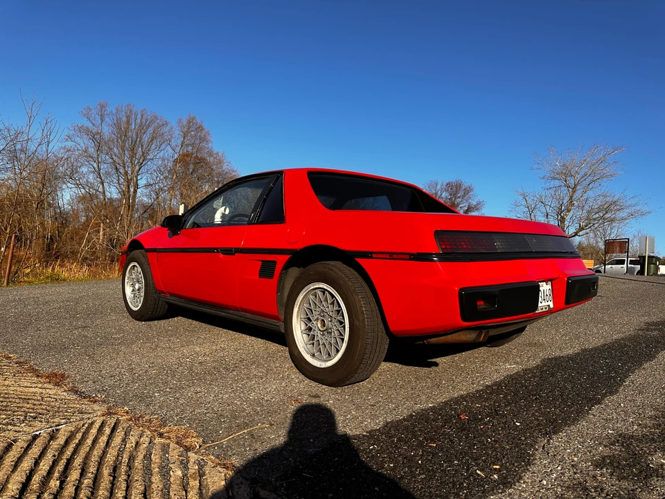 1985 Pontiac Fiero - Image 14 of 18