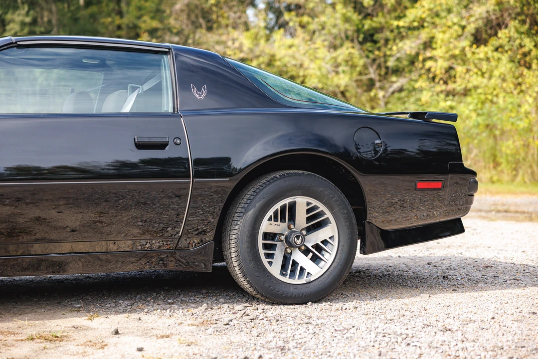 1985 Pontiac Firebird 3rd Gen - Image 16 of 31