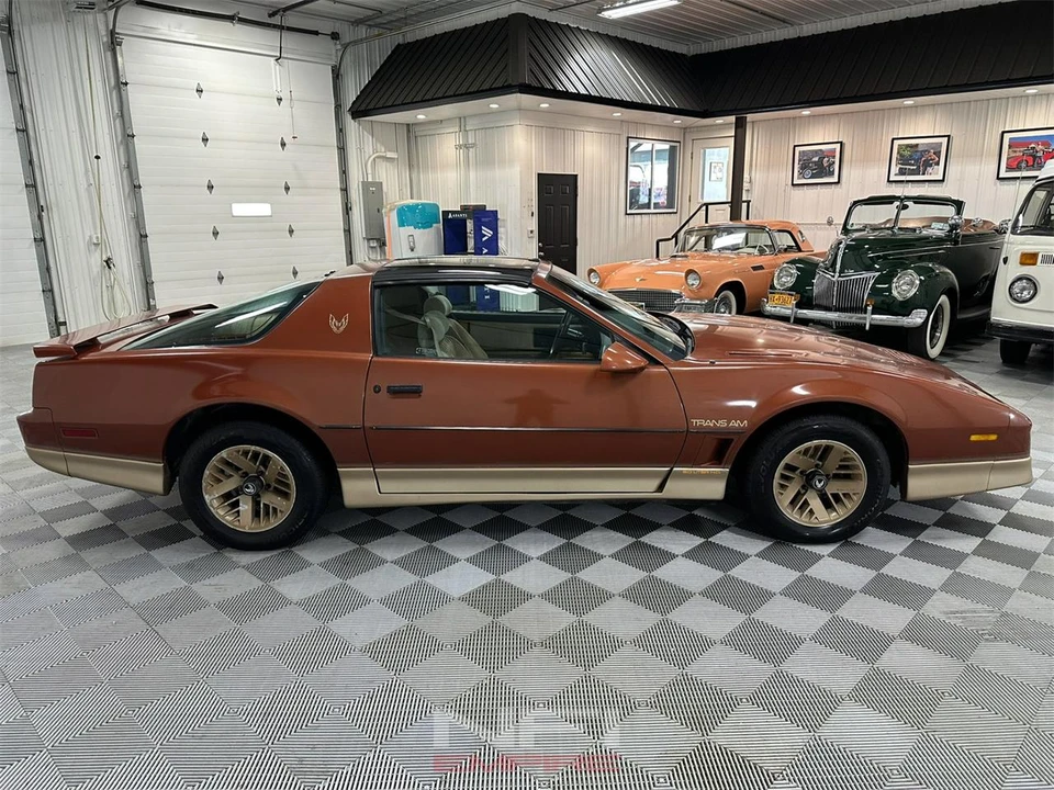 1985 Pontiac Firebird 3rd Gen - Image 7 of 31