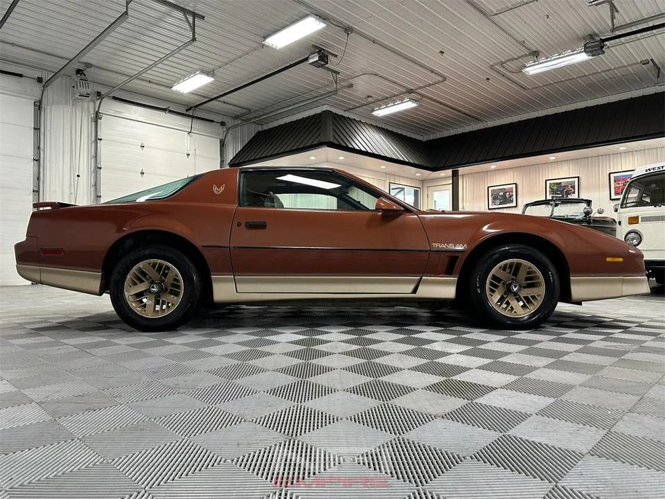 1985 Pontiac Firebird 3rd Gen - Image 17 of 31