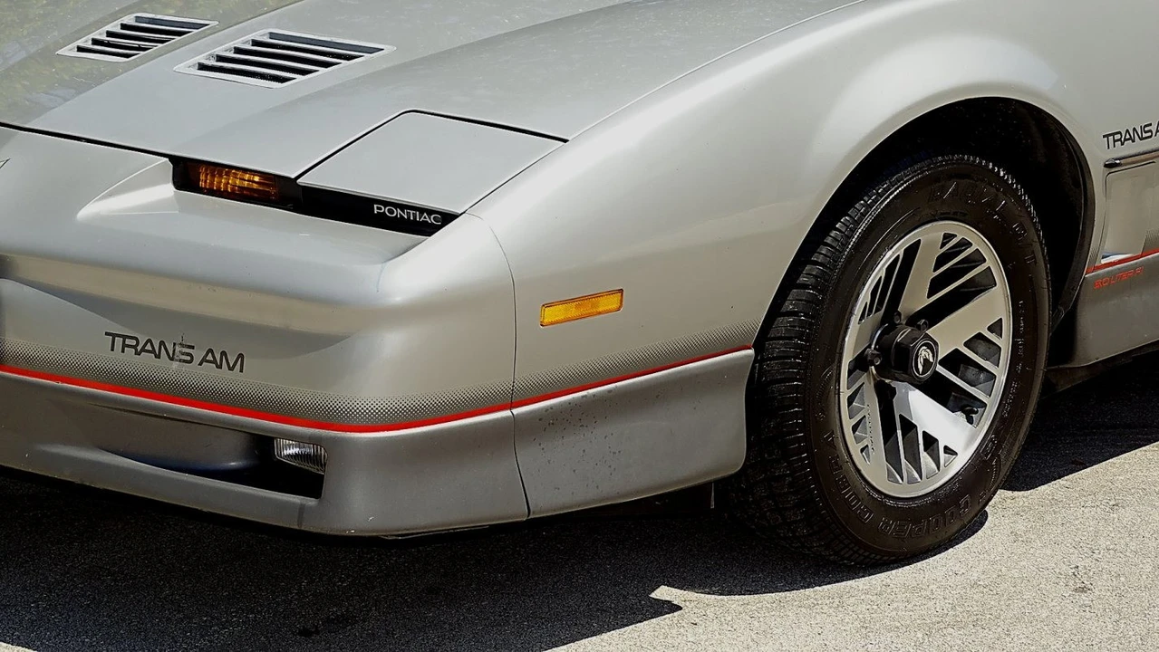 1985 Pontiac Firebird Trans Am 3rd Gen - Image 14 of 21