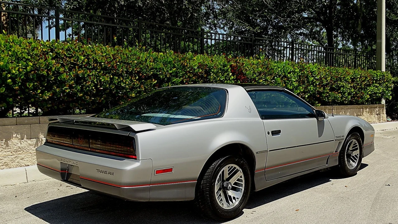1985 Pontiac Firebird Trans Am 3rd Gen - Image 5 of 21