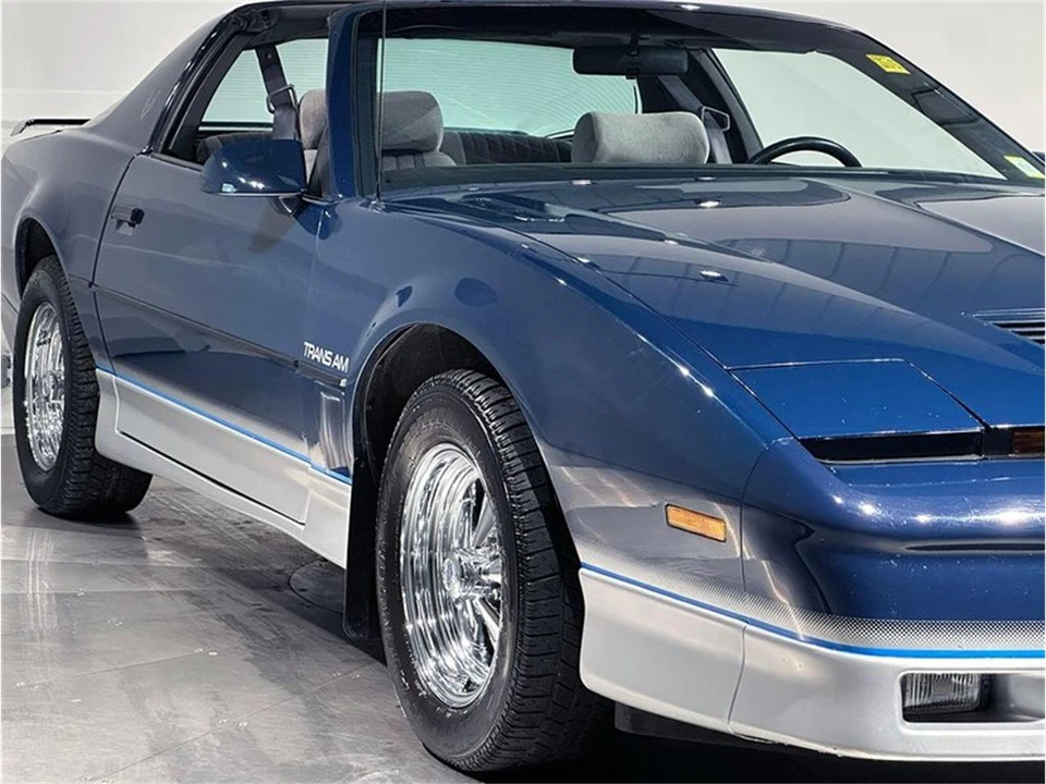 1985 Pontiac Firebird 3rd Gen - Image 16 of 31