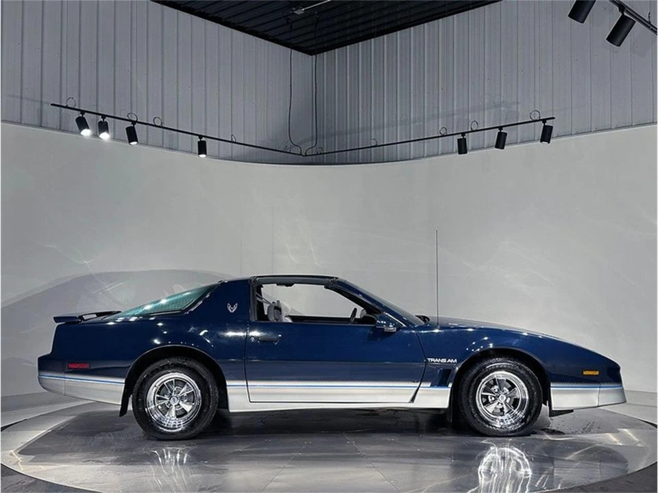 1985 Pontiac Firebird 3rd Gen - Image 4 of 31