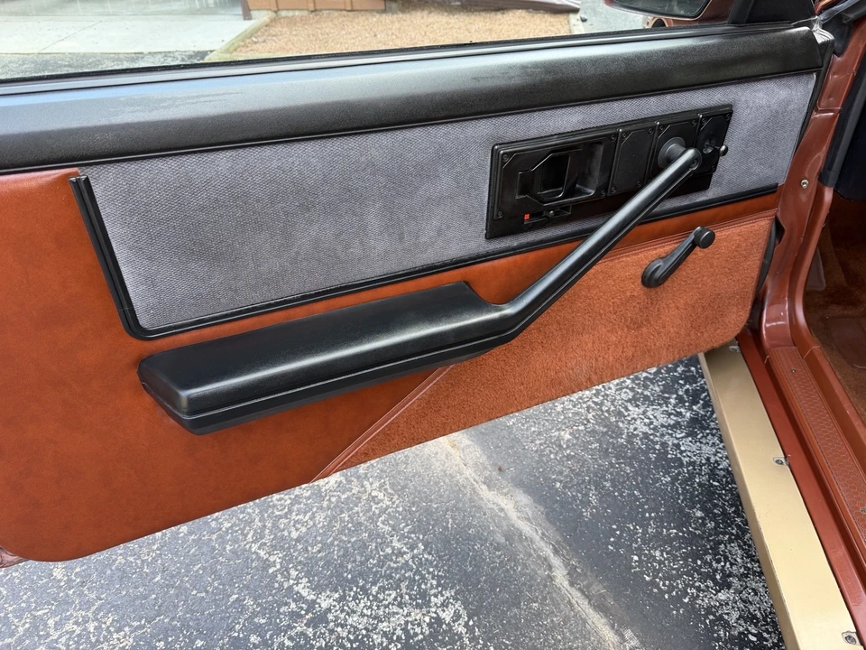 1985 Pontiac Firebird Trans Am 3rd Gen - Image 6 of 12