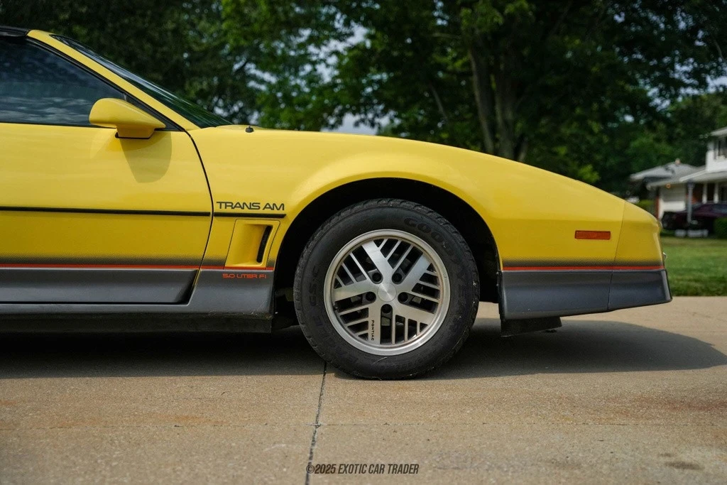 1985 Pontiac Firebird Trans Am 3rd Gen - Image 11 of 12