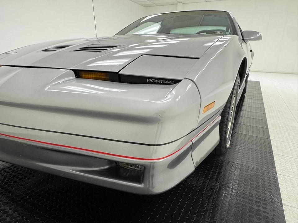 1985 Pontiac Firebird Trans Am 3rd Gen - Image 11 of 12
