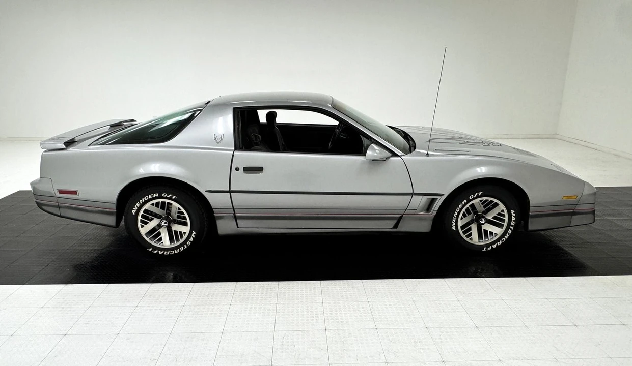 1985 Pontiac Firebird Trans Am 3rd Gen - Image 6 of 31