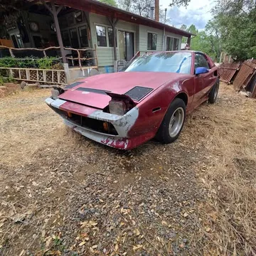1985 Pontiac Firebird Trans Am Coupe 2D