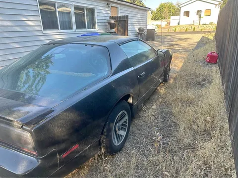 1985 Pontiac Firebird Trans Am Coupe 2D