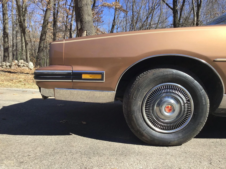 1985 Pontiac Grand Prix 3rd+ Gen - Image 21 of 31