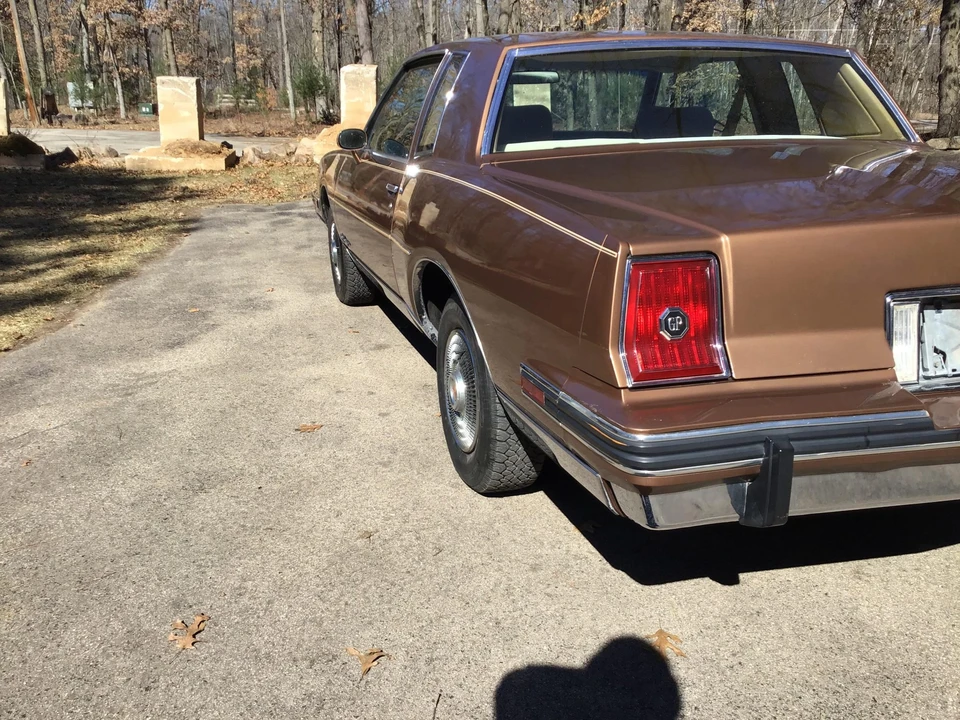 1985 Pontiac Grand Prix 3rd+ Gen - Image 17 of 31