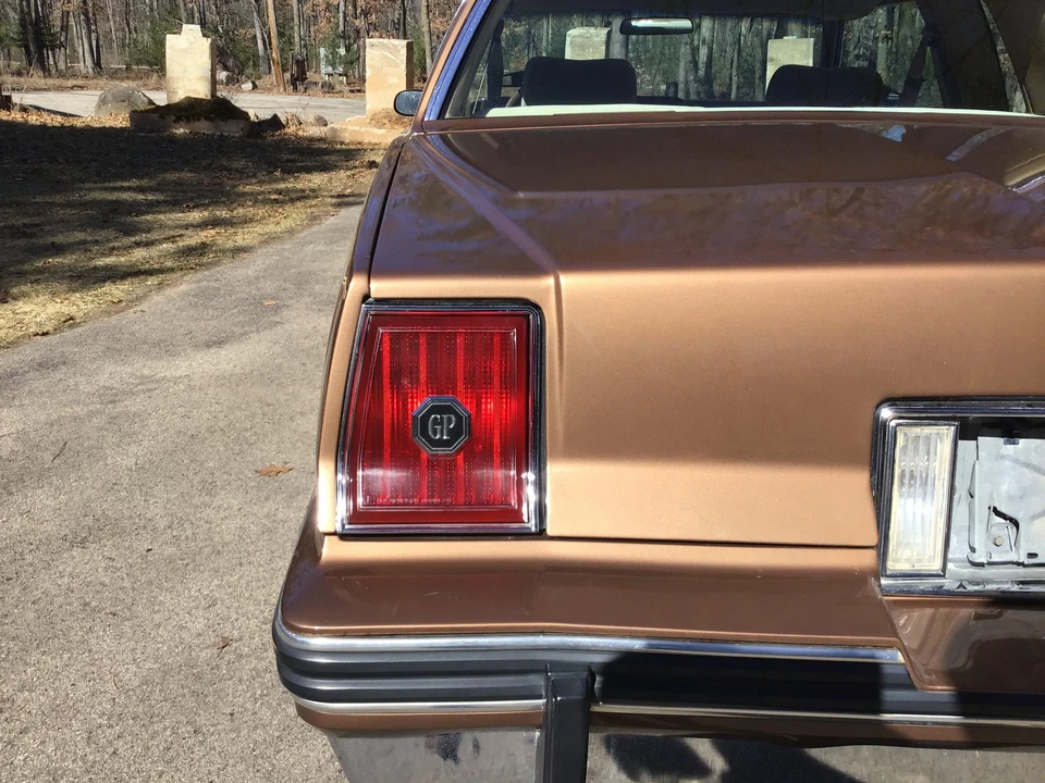 1985 Pontiac Grand Prix 3rd+ Gen - Image 16 of 31