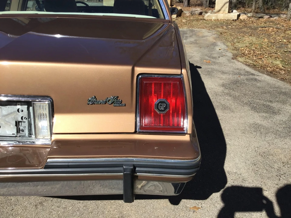 1985 Pontiac Grand Prix 3rd+ Gen - Image 14 of 31