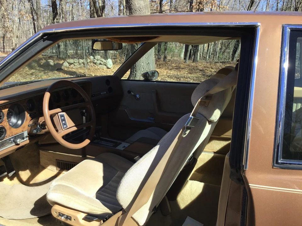 1985 Pontiac Grand Prix 3rd+ Gen - Image 27 of 31