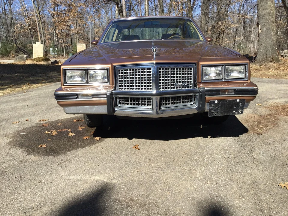 1985 Pontiac Grand Prix 3rd+ Gen - Image 4 of 31