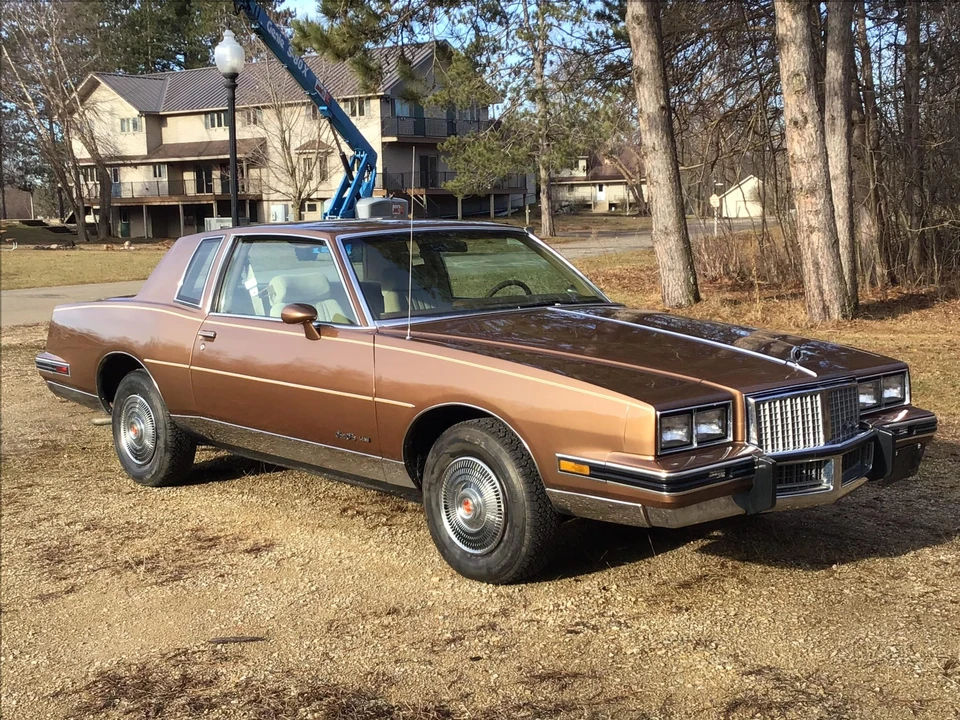 1985 Pontiac Grand Prix 3rd+ Gen - Image 5 of 31