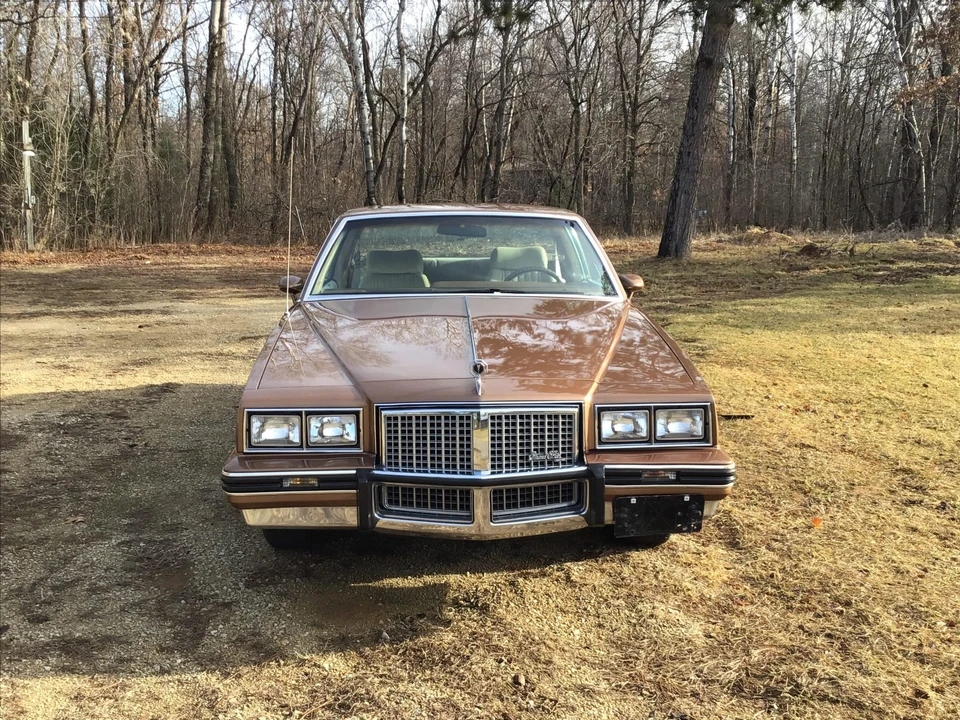 1985 Pontiac Grand Prix 3rd+ Gen - Image 3 of 31