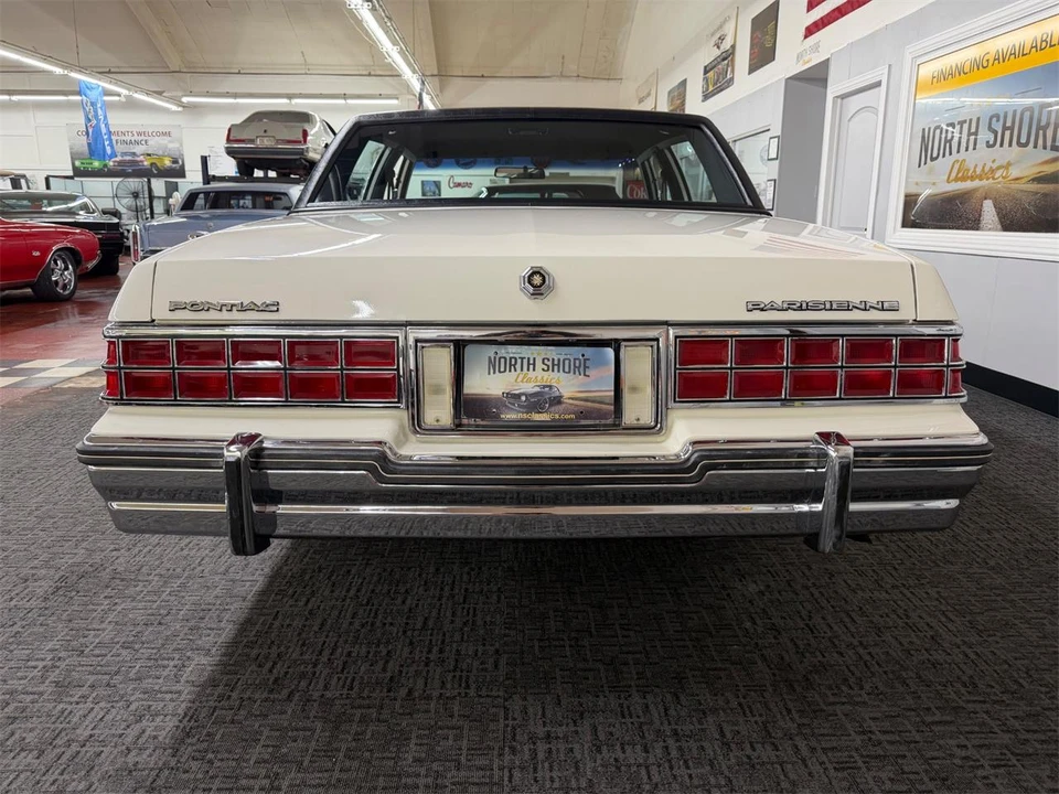 1985 Pontiac Parisienne - Image 13 of 31