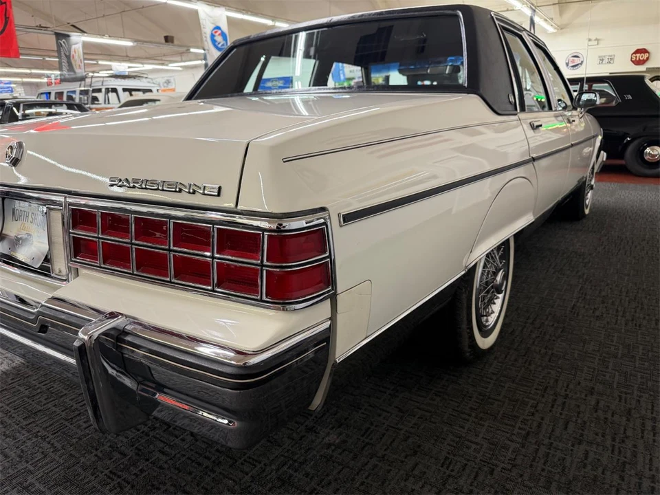 1985 Pontiac Parisienne - Image 26 of 31