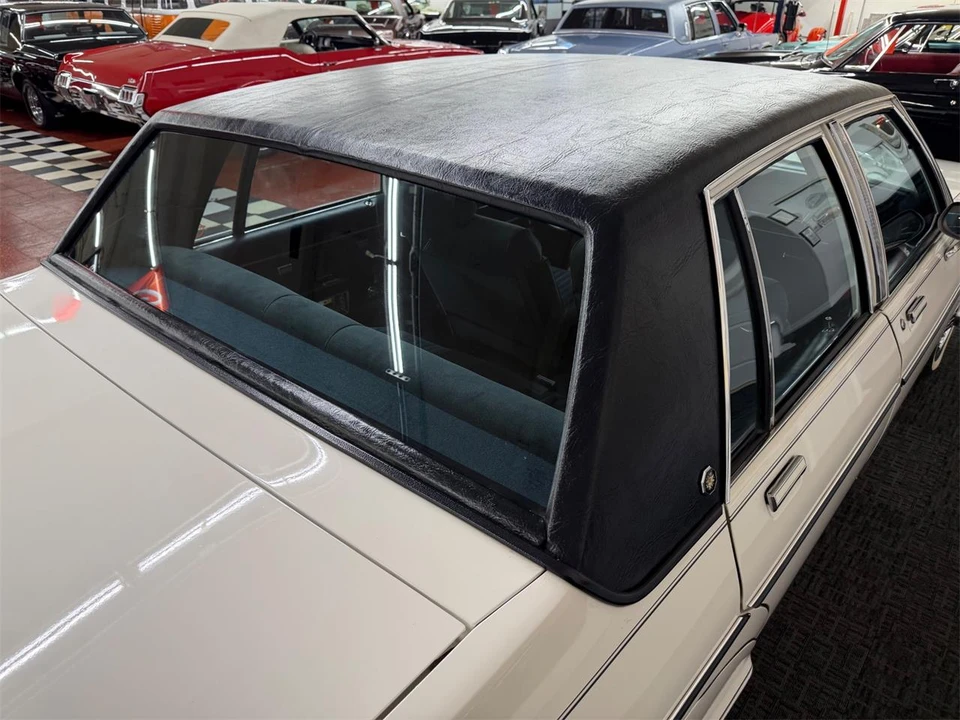 1985 Pontiac Parisienne - Image 15 of 31