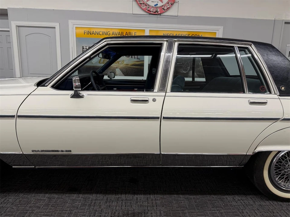 1985 Pontiac Parisienne - Image 18 of 31