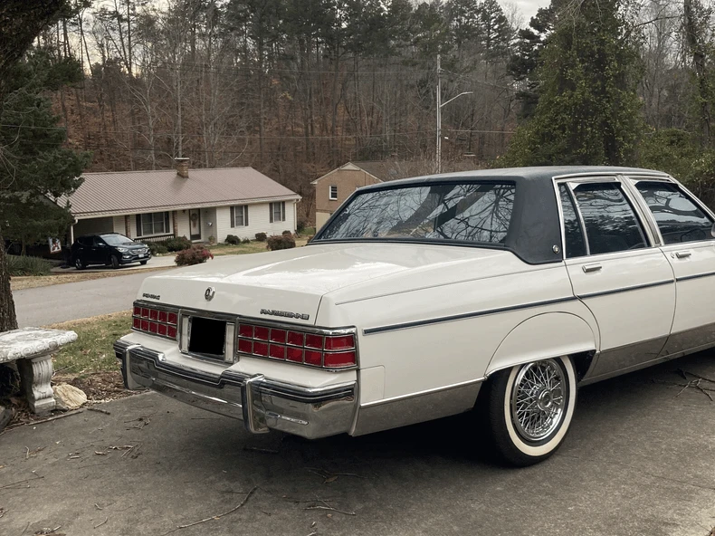 1985 Pontiac Parisienne - Image 6 of 19