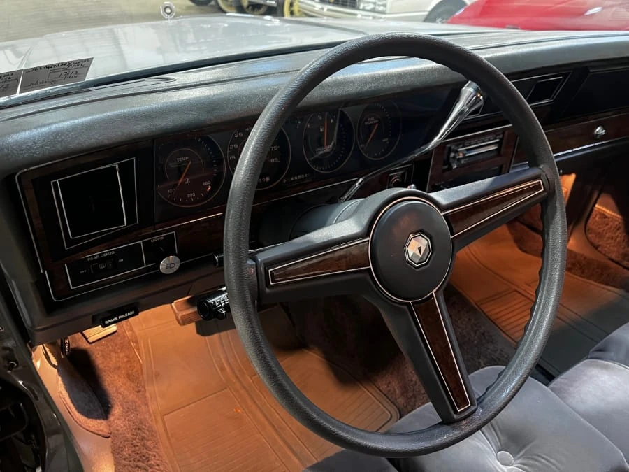 1985 Pontiac Parisienne - Image 5 of 24