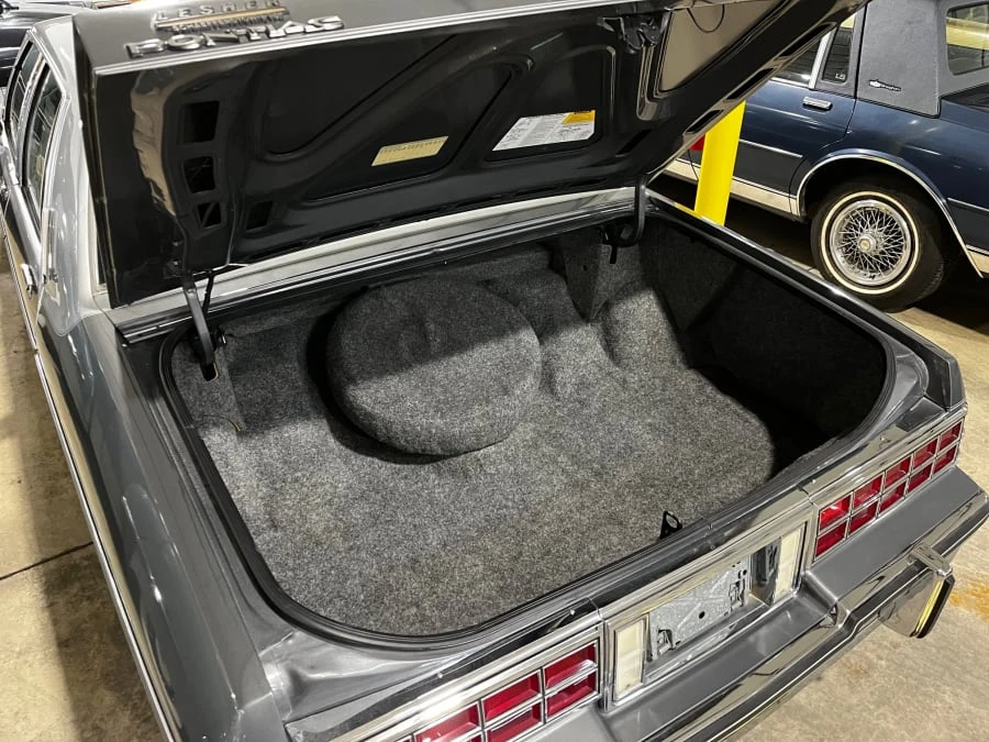 1985 Pontiac Parisienne - Image 21 of 24