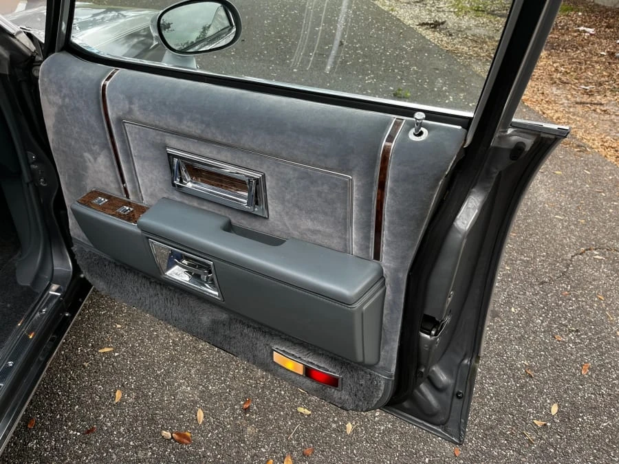1985 Pontiac Parisienne - Image 11 of 24
