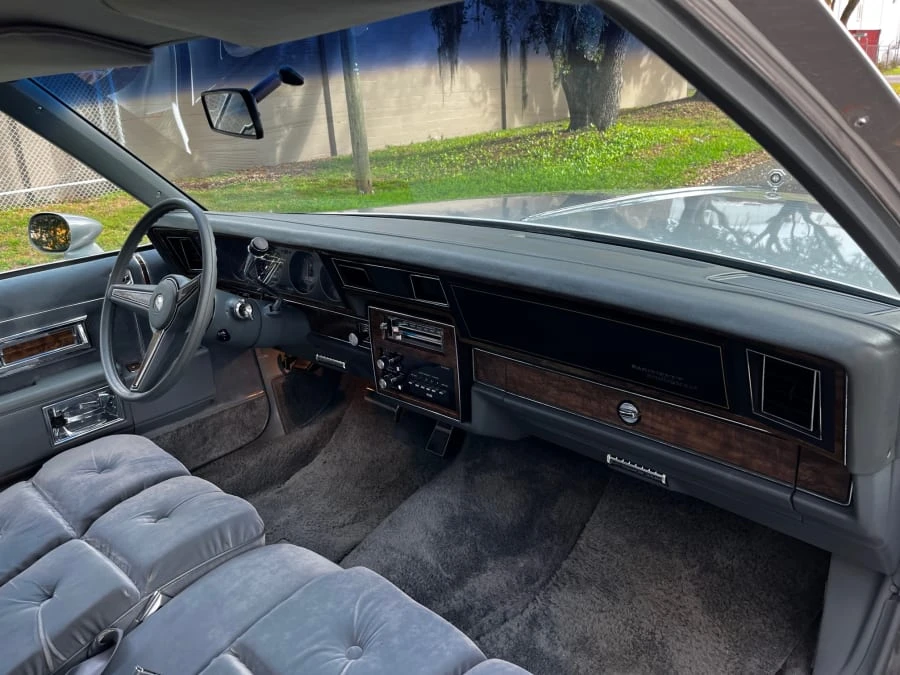 1985 Pontiac Parisienne - Image 9 of 24