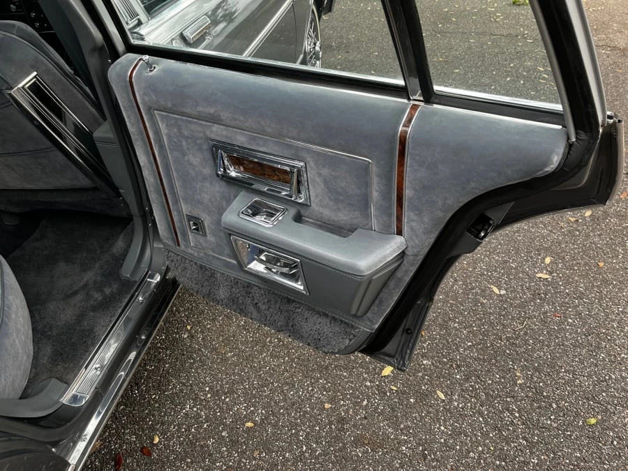 1985 Pontiac Parisienne - Image 16 of 24