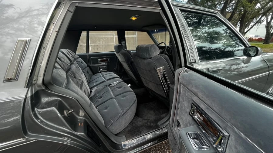 1985 Pontiac Parisienne - Image 15 of 24