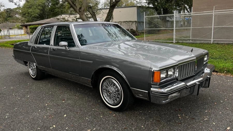 1985 Pontiac Parisienne - Image 24 of 24