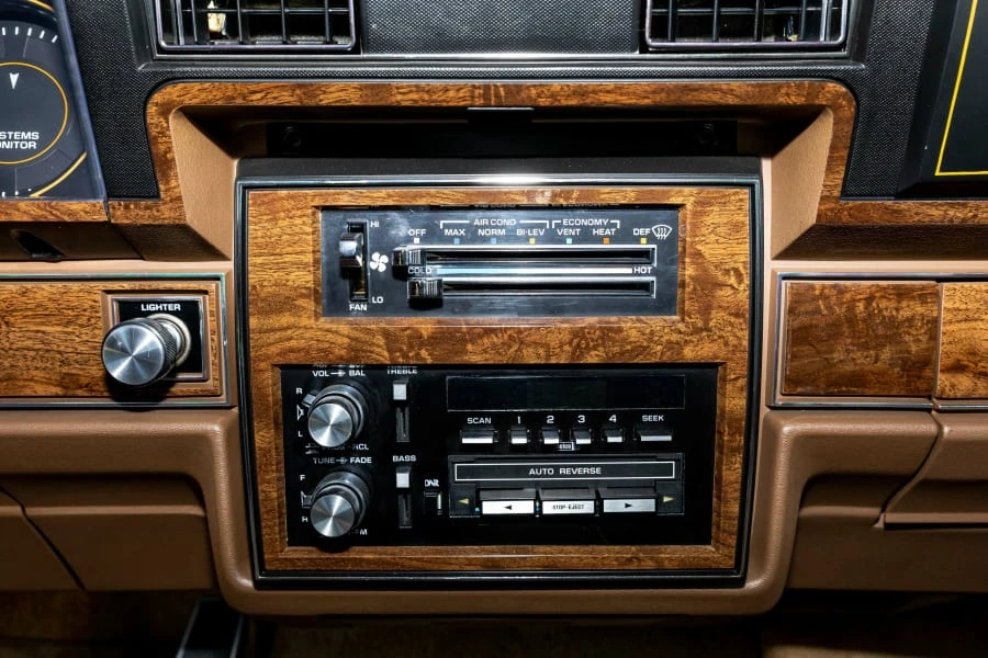 1985 Pontiac Parisienne - Image 15 of 20