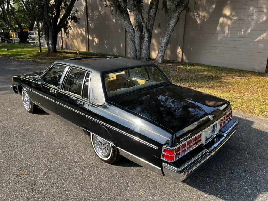 1985 Pontiac Parisienne - Image 19 of 20