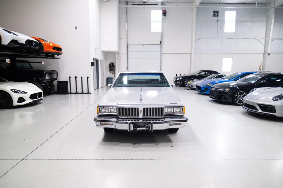 1985 Pontiac Parisienne - Image 8 of 31